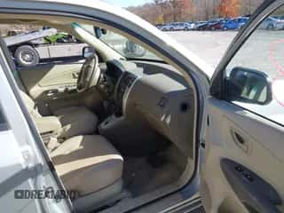 ✅ 2007 Hyundai Tucson SE • VIN: KM8JN72D17U506305 • Lot: 43629003. Wystawiony na IAAI z przebiegiem 105 791 mil mil. Skorzystaj z bezpłatnego archiwum sprzedaży aukcyjnych z USA i zobacz szczegółowy raport historii pojazdu na DreamBid. Zdjęcie 5.