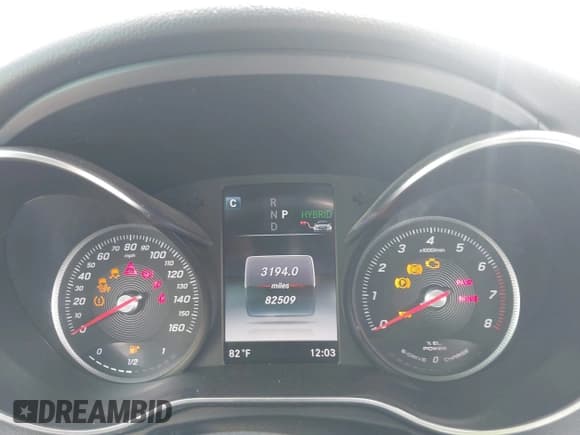 ✅ 2018 Mercedes-Benz C 350e • VIN: 55SWF4HB2JU238570 • Lot: 42517449. Wystawiony na IAAI z przebiegiem 82 509 mil. Bezpłatny archiwum sprzedaży aukcyjnych z USA i szczegółowy raport historii pojazdu na DreamBid. Zdjęcie 7.