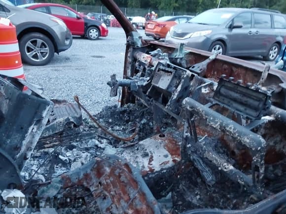 ✅ 2012 Ford F-150 XL • VIN: 1FTFX1EFXCFB71106 • Lot: 42756257. Wystawiony na IAAI z przebiegiem Nie podano. Bezpłatny archiwum sprzedaży aukcyjnych z USA i szczegółowy raport historii pojazdu na DreamBid. Zdjęcie 5.