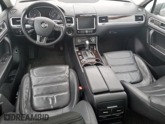 ✅ 2013 Volkswagen Touareg Lux • VIN: WVGEF9BP9DD002651 • Lot: 63206245. Listed on Copart with 186,860 mi. Free auction sales archive from the USA and detailed vehicle history report at DreamBid. Image 8.