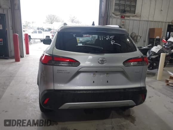 ✅ 2025 Toyota Corolla Cross XLE • VIN: 7MUEAAAG6SV129256 • Lot: 43863545. Listed on IAAI with 20,550 mi. Free auction sales archive from the USA and detailed vehicle history report at DreamBid. Image 16.