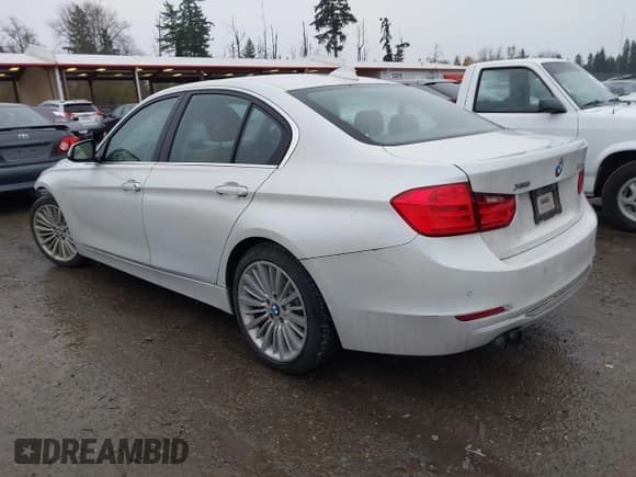 ✅ 2013 BMW 3 Series 328i xDrive • VIN: WBA3B5G52DNS00373 • Лот: 43797030. Опубликован ранее на IAAI с пробегом 90 832 миль. Бесплатный доступ к архиву аукционных продаж из США и подробный отчёт об истории автомобиля на DreamBid. Изображение 3.