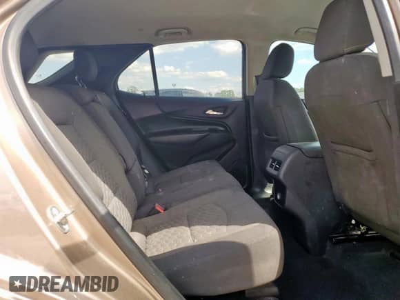 2018 Chevrolet Equinox LT z VIN 2GNAXJEV9J6156273, wystawiony jako Copart lot #84373745 z przebiegiem 185 635 mil mil oraz Szkoda całkowita • Salvage title. Historia ofert i sprzedaży dostępna na DreamBid. Obrazek 11.