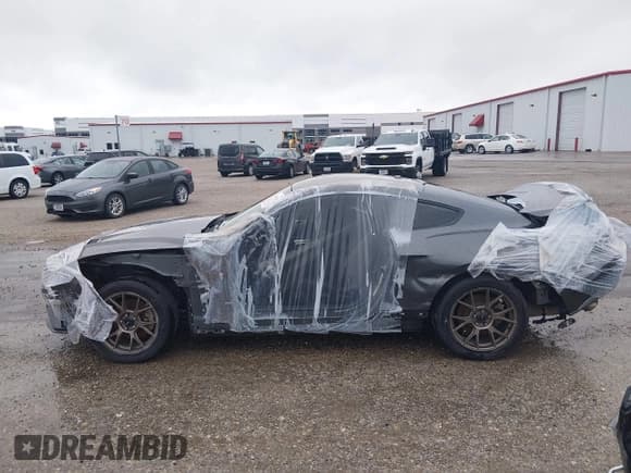 ✅ 2020 Ford Mustang EcoBoost • VIN: 1FA6P8TH8L5130028 • Lot: 43404208. Wystawiony na IAAI z przebiegiem 99 910 mil. Bezpłatny archiwum sprzedaży aukcyjnych z USA i szczegółowy raport historii pojazdu na DreamBid. Zdjęcie 15.