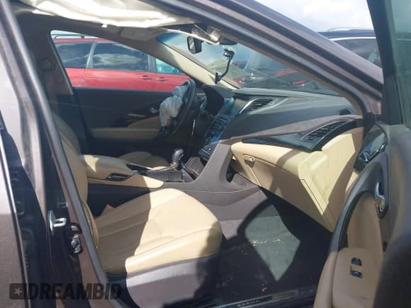 ✅ 2016 Hyundai Azera Limited • VIN: KMHFH4JG4GA508039 • Lot: 43509733. Listed on IAAI with 39,443 mi. Free auction sales archive from the USA and detailed vehicle history report at DreamBid. Image 5.