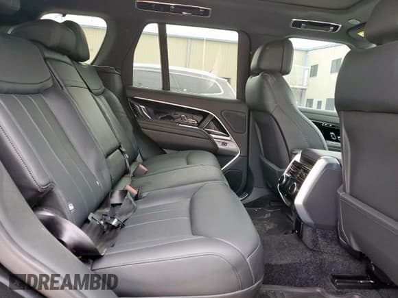 ✅ 2025 Land Rover Range Rover SE • VIN: SALKP9E95SA294694 • Lot: 55846355. Listed on Copart with 1,322 mi. Free auction sales archive from the USA and detailed vehicle history report at DreamBid. Image 11.