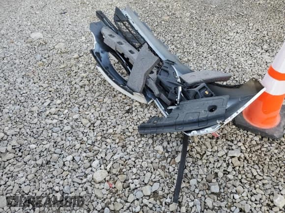 ✅ 2013 Hyundai Azera • VIN: KMHFH4JG2DA232956 • Лот: 46245175. Опубликован ранее на Copart с пробегом 59 987 миль. Бесплатный доступ к архиву аукционных продаж из США и подробный отчёт об истории автомобиля на DreamBid. Изображение 12.