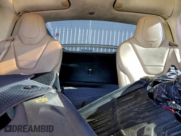 ✅ 2017 Tesla Model X P100D • VIN: 5YJXCBE44HF051687 • Lot: 94792735. Wystawiony na Copart z przebiegiem 131 314 mil. Bezpłatny archiwum sprzedaży aukcyjnych z USA i szczegółowy raport historii pojazdu na DreamBid. Zdjęcie 10.