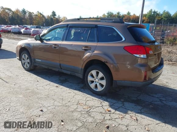✅ 2011 Subaru Outback Premium • VIN: 4S4BRBGC6B1432840 • Lot: 43527417. Listed on IAAI with 231,720 mi. Free auction sales archive from the USA and detailed vehicle history report at DreamBid. Image 3.
