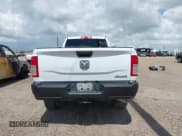 ✅ 2022 Ram 2500 Tradesman • VIN: 3C6UR5HJ4NG345415 • Lot: 42565756. Wystawiony na IAAI z przebiegiem 131 495 mil. Bezpłatny archiwum sprzedaży aukcyjnych z USA i szczegółowy raport historii pojazdu na DreamBid. Zdjęcie 16.