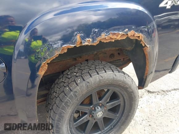 ✅ 2009 GMC Sierra 1500 • VIN: 2GTEK33Y391100131 • Лот: 42292487. Опубликован ранее на IAAI с пробегом 197 968 миль. Бесплатный доступ к архиву аукционных продаж из США и подробный отчёт об истории автомобиля на DreamBid. Изображение 21.