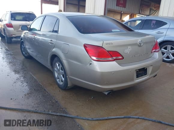✅ 2006 Toyota Avalon XLS • VIN: 4T1BK36B36U127514 • Lot: 43658327. Listed on IAAI with 296,223 mi. Free auction sales archive from the USA and detailed vehicle history report at DreamBid. Image 3.