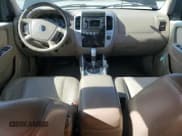 ✅ 2006 Mercury Mariner Hybrid • VIN: 4M2CU98H66KJ12678 • Lot: 56908235. Wystawiony na Copart z przebiegiem 177 207 mil. Bezpłatny archiwum sprzedaży aukcyjnych z USA i szczegółowy raport historii pojazdu na DreamBid. Zdjęcie 8.