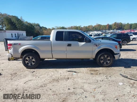 ✅ 2014 Ford F-150 XLT • VIN: 1FTFX1EF8EKE08525 • Lot: 43617904. Wystawiony na IAAI z przebiegiem 358 413 mil. Bezpłatny archiwum sprzedaży aukcyjnych z USA i szczegółowy raport historii pojazdu na DreamBid. Zdjęcie 13.
