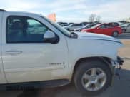 ✅ 2007 Chevrolet Tahoe LTZ • VIN: 1GNFK130X7J406501 • Lot: 43626787. Wystawiony na IAAI z przebiegiem 259 163 mil. Bezpłatny archiwum sprzedaży aukcyjnych z USA i szczegółowy raport historii pojazdu na DreamBid. Zdjęcie 13.