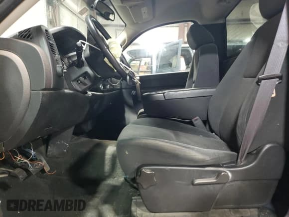 ✅ 2008 Chevrolet Silverado 1500 Work Truck • VIN: 1GCEC14018Z110656 • Lot: 47303285. Wystawiony na Copart z przebiegiem 134 914 mil. Bezpłatny archiwum sprzedaży aukcyjnych z USA i szczegółowy raport historii pojazdu na DreamBid. Zdjęcie 7.