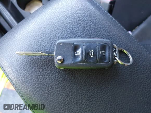 ✅ 2010 Volkswagen Jetta SE • VIN: 3VWRX7AJ9AM165284 • Lot: 43768798. Wystawiony na IAAI z przebiegiem 166 993 mil. Bezpłatny archiwum sprzedaży aukcyjnych z USA i szczegółowy raport historii pojazdu na DreamBid. Zdjęcie 11.