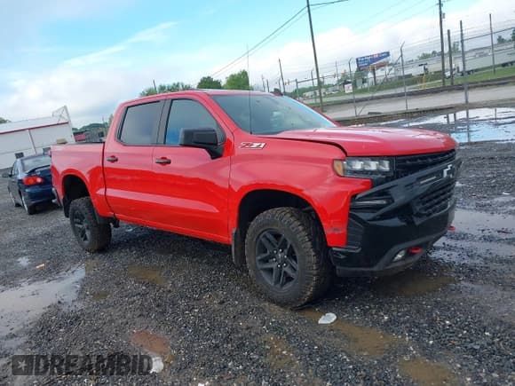 ✅ 2021 Chevrolet Silverado 1500 LT Trail Boss • VIN: 1GCPYFEL1MZ172844 • Lot: 42225897. Wystawiony na IAAI z przebiegiem 59 625 mil. Bezpłatny archiwum sprzedaży aukcyjnych z USA i szczegółowy raport historii pojazdu na DreamBid. Zdjęcie 1.