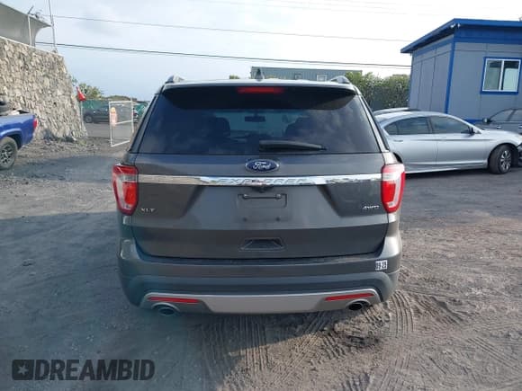 ✅ 2017 Ford Explorer XLT • VIN: 1FM5K8D86HGD43053 • Lot: 41637631. Wystawiony na IAAI z przebiegiem 72 449 mil. Bezpłatny archiwum sprzedaży aukcyjnych z USA i szczegółowy raport historii pojazdu na DreamBid. Zdjęcie 16.