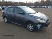 ✅ 2009 Toyota Matrix • VIN: 2T1KU40E69C008137 • Lot: 43625161. Wystawiony na IAAI z przebiegiem 156 324 mil. Bezpłatny archiwum sprzedaży aukcyjnych z USA i szczegółowy raport historii pojazdu na DreamBid. Zdjęcie 1.