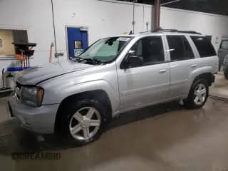 2009 Chevrolet TrailBlazer 1LT z VIN 1GNDT33S692132289, wystawiony jako Copart lot #45195385 z przebiegiem 189 936 mil mil oraz Szkoda całkowita • Salvage title. Historia ofert i sprzedaży dostępna na DreamBid. Obrazek 1.