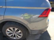 ✅ 2020 Volkswagen Tiguan S • VIN: 3VV1B7AXXLM033223 • Lot: 42906678. Wystawiony na IAAI z przebiegiem 36 927 mil. Bezpłatny archiwum sprzedaży aukcyjnych z USA i szczegółowy raport historii pojazdu na DreamBid. Zdjęcie 6.