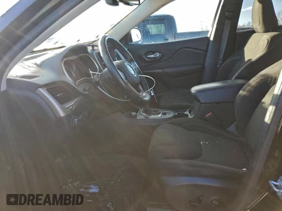 ✅ 2016 Jeep Cherokee Latitude • VIN: 1C4PJMCB1GW305157 • Лот: 95705055. Опубликован ранее на Copart с пробегом 258 897 миль. Бесплатный доступ к архиву аукционных продаж из США и подробный отчёт об истории автомобиля на DreamBid. Изображение 7.