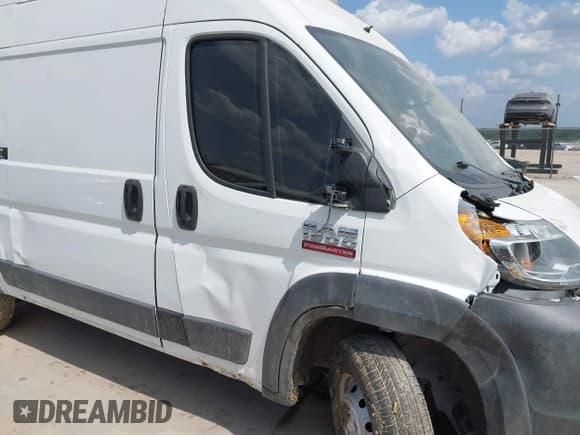 ✅ 2018 Ram ProMaster Cargo • VIN: 3C6TRVBG7JE131811 • Lot: 42332512. Wystawiony na IAAI z przebiegiem 189 928 mil. Bezpłatny archiwum sprzedaży aukcyjnych z USA i szczegółowy raport historii pojazdu na DreamBid. Zdjęcie 13.