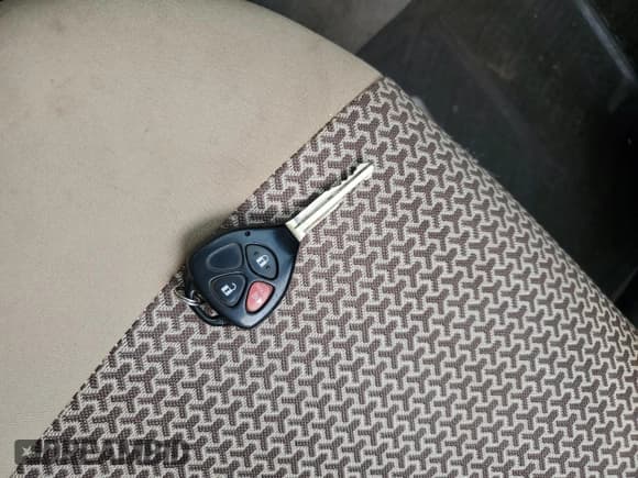 ✅ 2010 Toyota RAV4 • VIN: JTMZF4DV1A5025917 • Лот: 81991755. Опубликован ранее на Copart с пробегом Не указан. Бесплатный доступ к архиву аукционных продаж из США и подробный отчёт об истории автомобиля на DreamBid. Изображение 13.