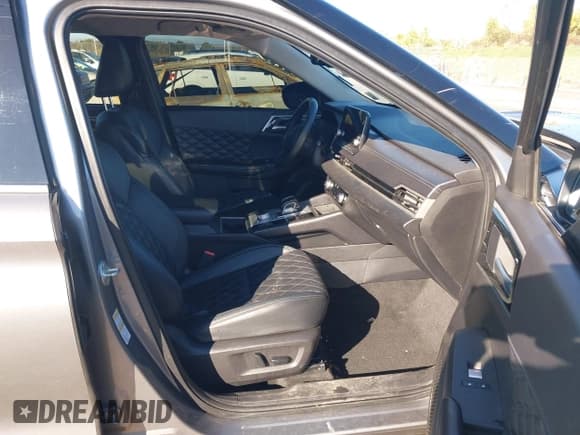 ✅ 2024 Mitsubishi Outlander SEL • VIN: JA4J4WA82RZ013884 • Lot: 43408942. Wystawiony na IAAI z przebiegiem 53 313 mil. Bezpłatny archiwum sprzedaży aukcyjnych z USA i szczegółowy raport historii pojazdu na DreamBid. Zdjęcie 5.