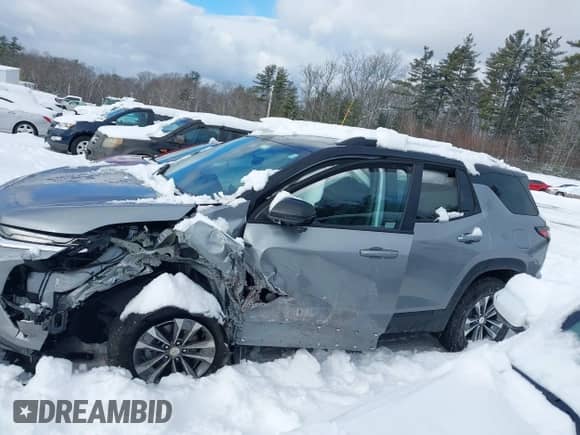 2025 Chevrolet Equinox AWD LT z VIN 3GNAXPEGXSL127964, wystawiony jako IAAI lot #41497841 z przebiegiem 9 640 mil mil oraz . Historia ofert i sprzedaży dostępna na DreamBid. Obrazek 15.