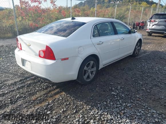 ✅ 2012 Chevrolet Malibu 1LT • VIN: 1G1ZC5EU2CF397499 • Lot: 43474063. Listed on IAAI with 77,360 mi. Free auction sales archive from the USA and detailed vehicle history report at DreamBid. Image 4.