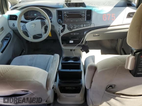 ✅ 2013 Toyota Sienna LE AAS • VIN: 5TDKK3DC6DS297190 • Лот: 82176505. Опубликован ранее на Copart с пробегом 200 080 миль. Бесплатный доступ к архиву аукционных продаж из США и подробный отчёт об истории автомобиля на DreamBid. Изображение 8.