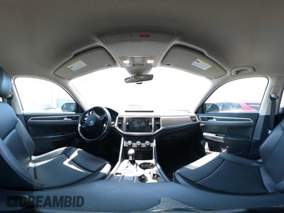 ✅ 2019 Volkswagen Atlas SE • VIN: 1V2WR2CAXKC522408 • Lot: 42684633. Wystawiony na IAAI z przebiegiem 126 337 mil. Bezpłatny archiwum sprzedaży aukcyjnych z USA i szczegółowy raport historii pojazdu na DreamBid. Zdjęcie 18.