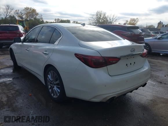 ✅ 2018 Infiniti Q50 Sport • VIN: JN1EV7AP1JM353081 • Lot: 43629948. Listed on IAAI with 84,349 mi. Free auction sales archive from the USA and detailed vehicle history report at DreamBid. Image 3.