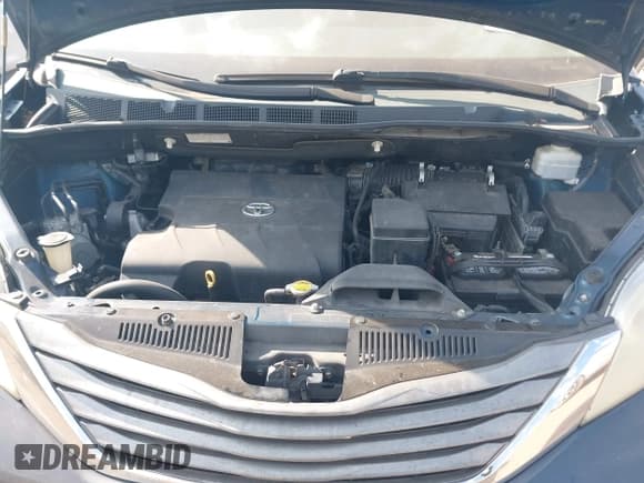 ✅ 2011 Toyota Sienna XLE AAS • VIN: 5TDYK3DC7BS121451 • Lot: 43174564. Listed on IAAI with 268,726 mi. Free auction sales archive from the USA and detailed vehicle history report at DreamBid. Image 10.