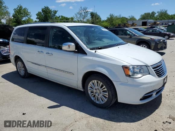 ✅ 2016 Chrysler Town & Country Limited • VIN: 2C4RC1JG8GR127966 • Лот: 57830825. Опубликован ранее на Copart с пробегом 155 209 миль. Бесплатный доступ к архиву аукционных продаж из США и подробный отчёт об истории автомобиля на DreamBid. Изображение 4.