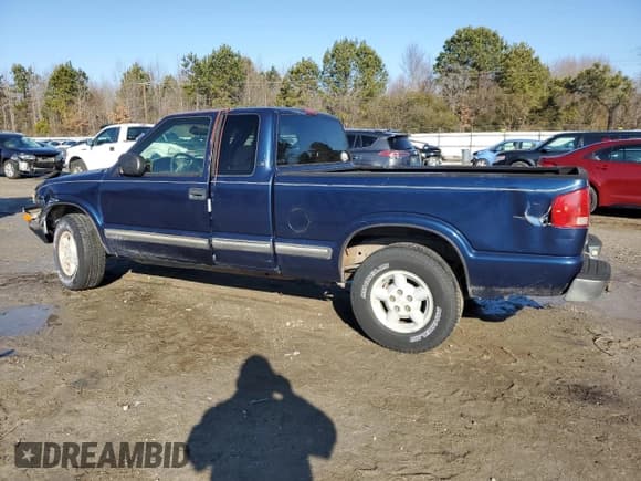 ✅ 2003 Chevrolet S-10 LS • VIN: 1GCDT19X938254553 • Лот: 88268825. Опубликован ранее на Copart с пробегом 175 088 миль. Бесплатный доступ к архиву аукционных продаж из США и подробный отчёт об истории автомобиля на DreamBid. Изображение 2.