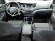 2017 Hyundai Tucson SE z VIN KM8J23A48HU262124, wystawiony jako Copart lot #80371885 z przebiegiem 160 361 mil mil oraz Szkoda całkowita • Salvage title. Historia ofert i sprzedaży dostępna na DreamBid. Obrazek 8.