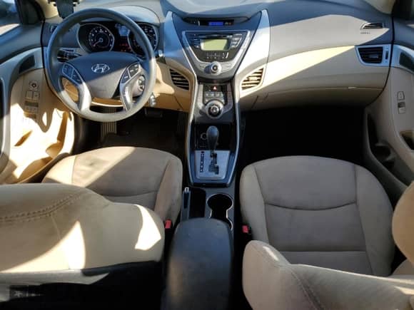 2013 Hyundai Elantra GLS z VIN 5NPDH4AE6DH181240, wystawiony jako Copart lot #90034695 z przebiegiem 132 907 mil mil oraz Czysty tytuł • Clean title. Historia ofert i sprzedaży dostępna na DreamBid. Obrazek 8.