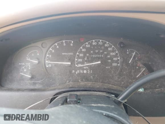 ✅ 2000 Mercury Mountaineer • VIN: 4M2ZU76E1YUJ15339 • Lot: 43004599. Listed on IAAI with 202,505 mi. Free auction sales archive from the USA and detailed vehicle history report at DreamBid. Image 7.