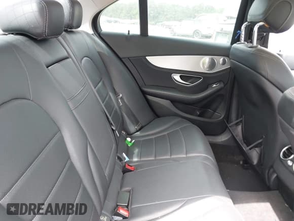 ✅ 2015 Mercedes-Benz C 300 Luxury • VIN: 55SWF4KB1FU024766 • Lot: 43102929. Listed on IAAI with 113,417 mi. Free auction sales archive from the USA and detailed vehicle history report at DreamBid. Image 8.