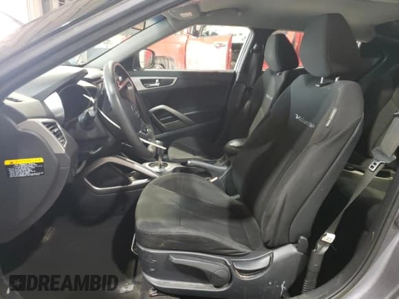 ✅ 2015 Hyundai Veloster RE:FLEX • VIN: KMHTC6AD0FU239134 • Lot: 88692145. Wystawiony na Copart z przebiegiem 151 376 mil. Bezpłatny archiwum sprzedaży aukcyjnych z USA i szczegółowy raport historii pojazdu na DreamBid. Zdjęcie 7.