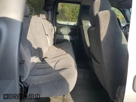 2006 Chevrolet Silverado 2500HD LT1 с VIN 1GCHK29D26E164070, выставлен на аукционе Copart как лот 90705675 с пробегом Не указан миль и На запчасти • Non repairable. История ставок и продаж доступна на DreamBid. Изображение 10.