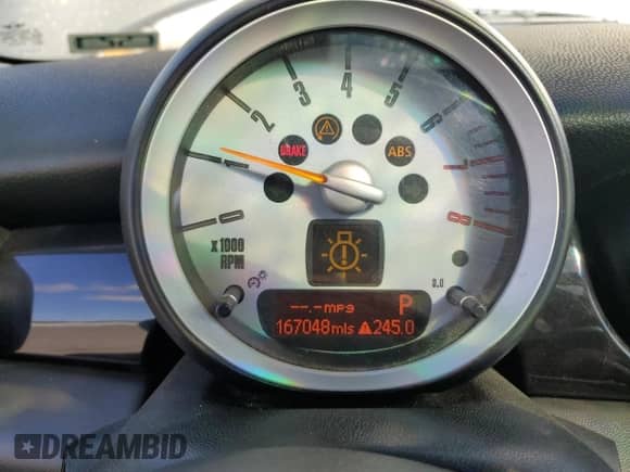 2007 MINI Hardtop с VIN WMWMF335X7TT55451, выставлен на аукционе Copart как лот 85197805 с пробегом 167 048 миль миль и Списание • Salvage title. История ставок и продаж доступна на DreamBid. Изображение 9.