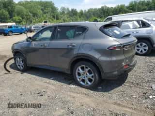 2024 Dodge Hornet R/T z VIN ZACPDFCW4R3A27612, wystawiony jako Copart lot #64599225 z przebiegiem Nie podano mil oraz Nie do naprawy • Non repairable. Historia ofert i sprzedaży dostępna na DreamBid. Obrazek 2.