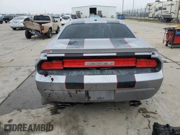 2014 Dodge Challenger Shaker z VIN 2C3CDYBT9EH101326, wystawiony jako Copart lot #85816884 z przebiegiem Nie podano mil oraz Szkoda całkowita • Salvage title. Historia ofert i sprzedaży dostępna na DreamBid. Obrazek 6.