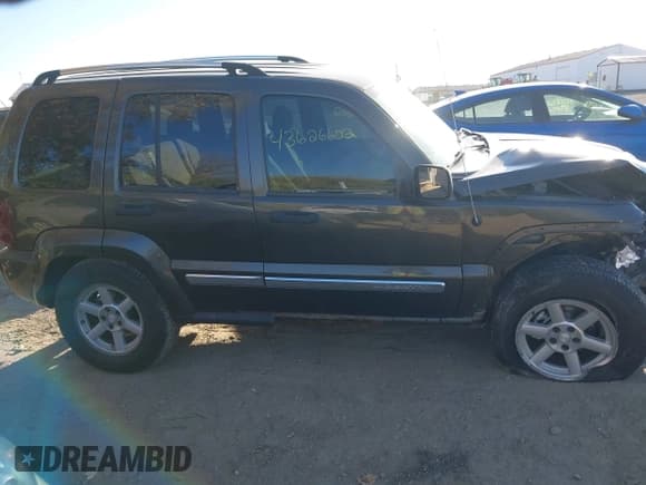 ✅ 2006 Jeep Liberty Limited • VIN: 1J4GL58K36W251328 • Lot: 43626602. Listed on IAAI with 226,550 mi. Free auction sales archive from the USA and detailed vehicle history report at DreamBid. Image 14.