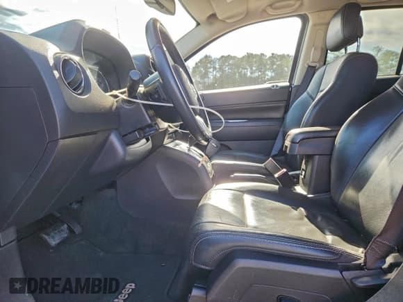 ✅ 2017 Jeep Compass Latitude • VIN: 1C4NJCEAXHD150692 • Lot: 96331365. Listed on Copart with 120,838 mi. Free auction sales archive from the USA and detailed vehicle history report at DreamBid. Image 7.