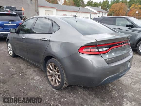 2013 Dodge Dart SXT z VIN 1C3CDFBA2DD336021, wystawiony jako IAAI lot #43582167 z przebiegiem 127 762 mil mil oraz . Historia ofert i sprzedaży dostępna na DreamBid. Obrazek 3.
